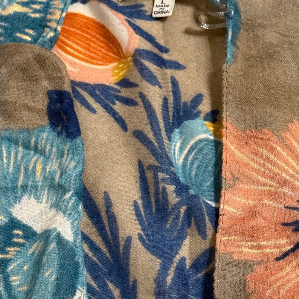 Floral Embroidered Women's Poncho - Picture 2 of 4